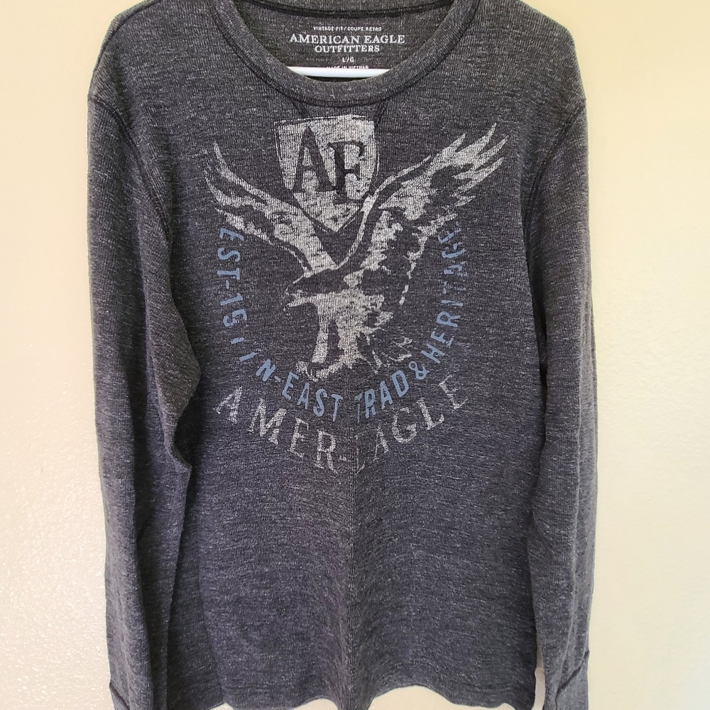 American Eagle long sleeve t shirt